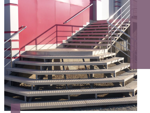 Лестницы для магазина в Гудермесе — изготовление и монтаж