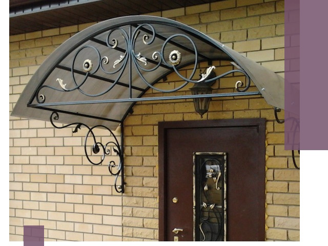 Изготовление козырьков из металла под ключ в Гудермесе