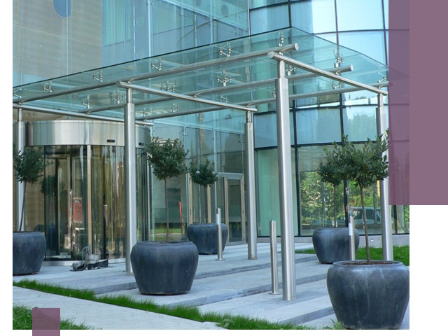 Навесы из стекла на заказ в Гудермесе — монтаж и установка